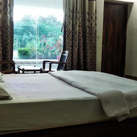 Radha Rani Mahal Khajuraho Hotel ภายนอก รูปภาพ