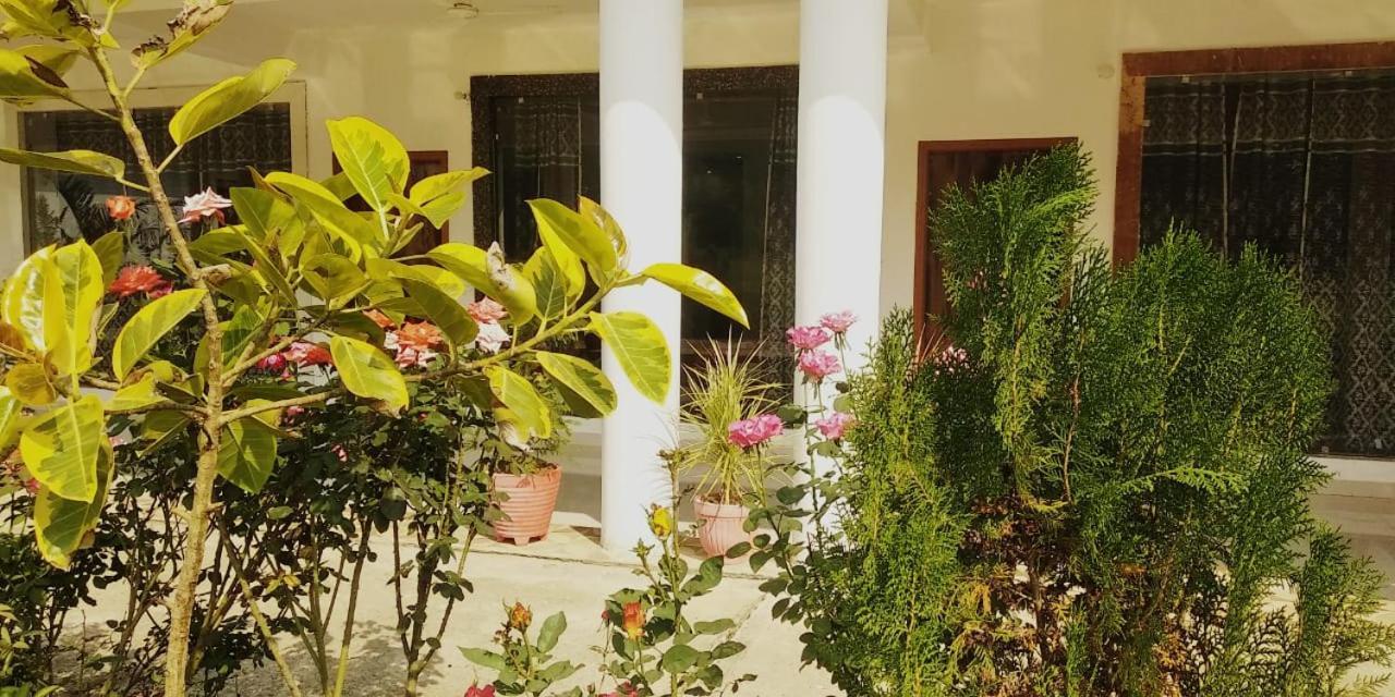 Radha Rani Mahal Khajuraho Hotel ภายนอก รูปภาพ