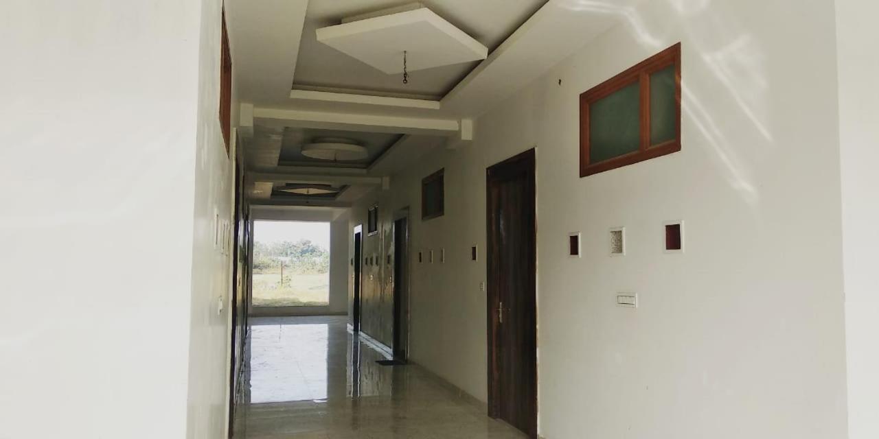 Radha Rani Mahal Khajuraho Hotel ภายนอก รูปภาพ