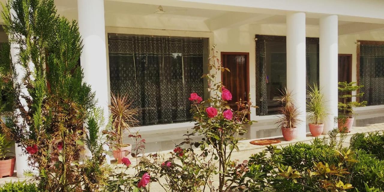 Radha Rani Mahal Khajuraho Hotel ภายนอก รูปภาพ